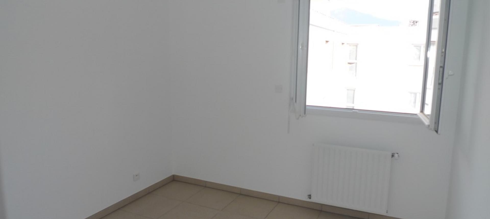 F3 à louer ATRIUM J1 chambre 