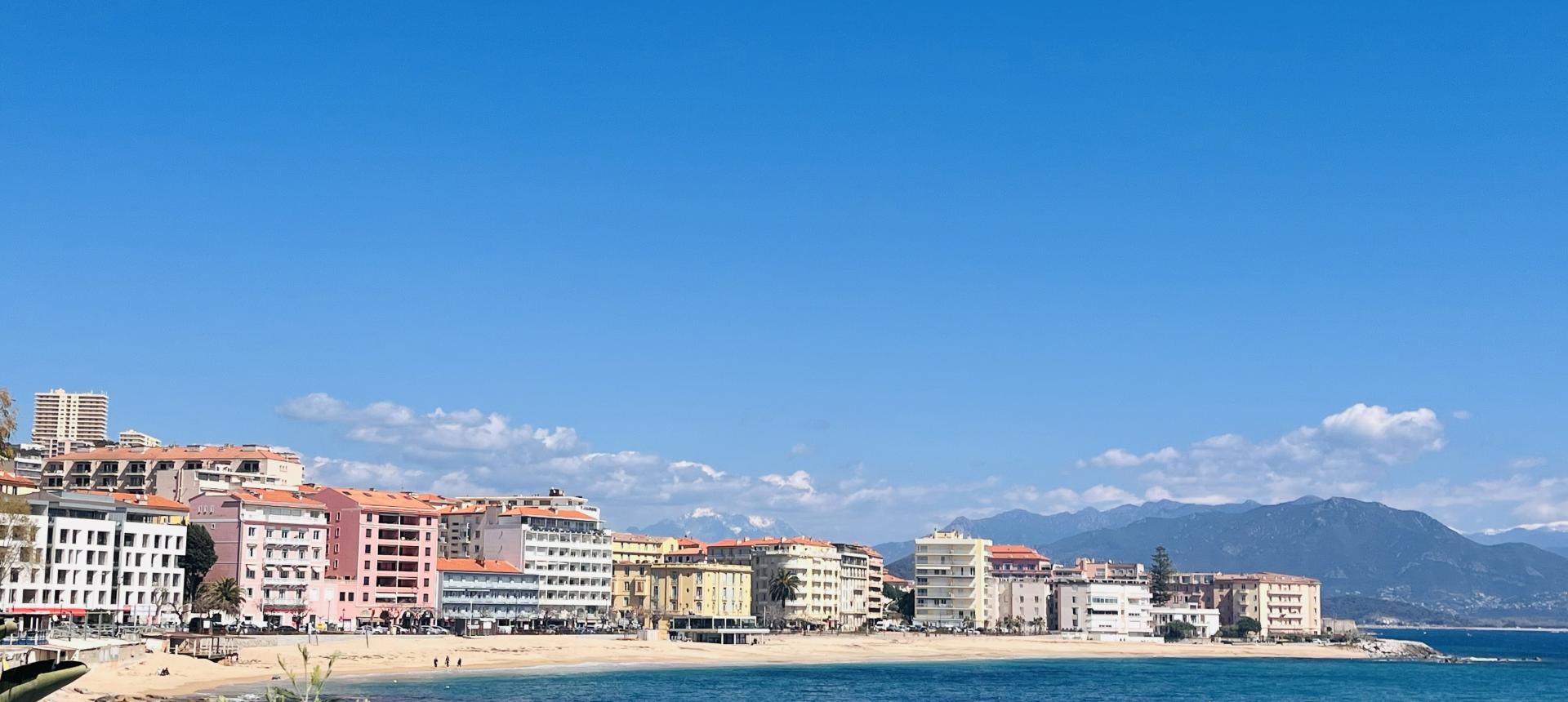 A vendre appartement F2  au PARC BERTHAULT 