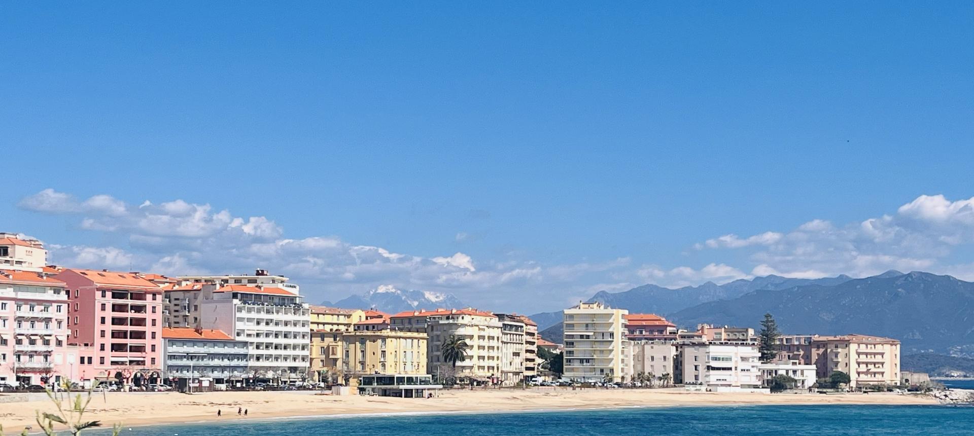 A vendre appartement F2  au PARC BERTHAULT 