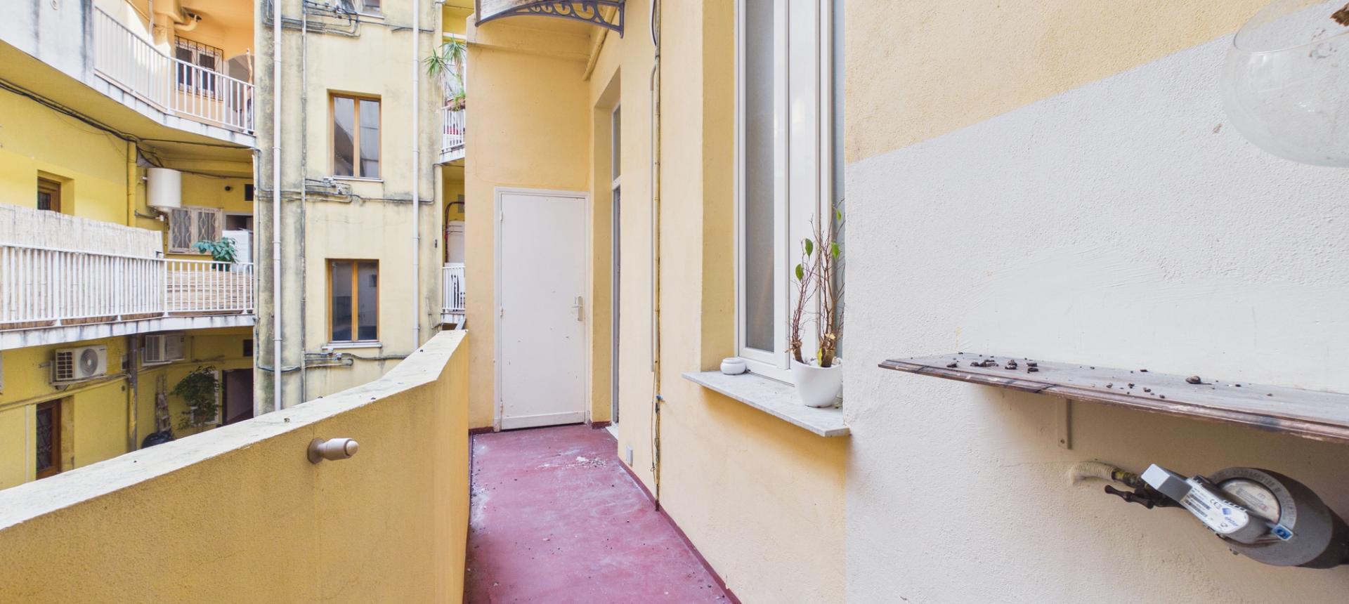 A vendre F4 rénové secteur Tribunal