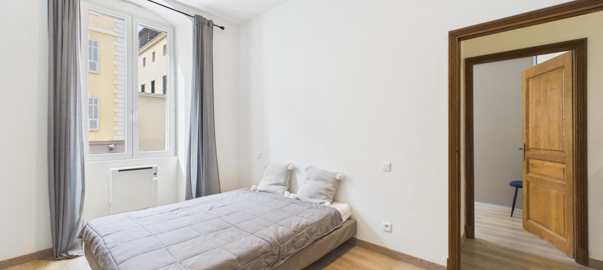 A vendre F4 rénové secteur Tribunal