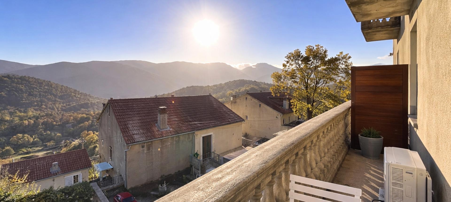 A vendre  F2 au coeur du village d'Evisa