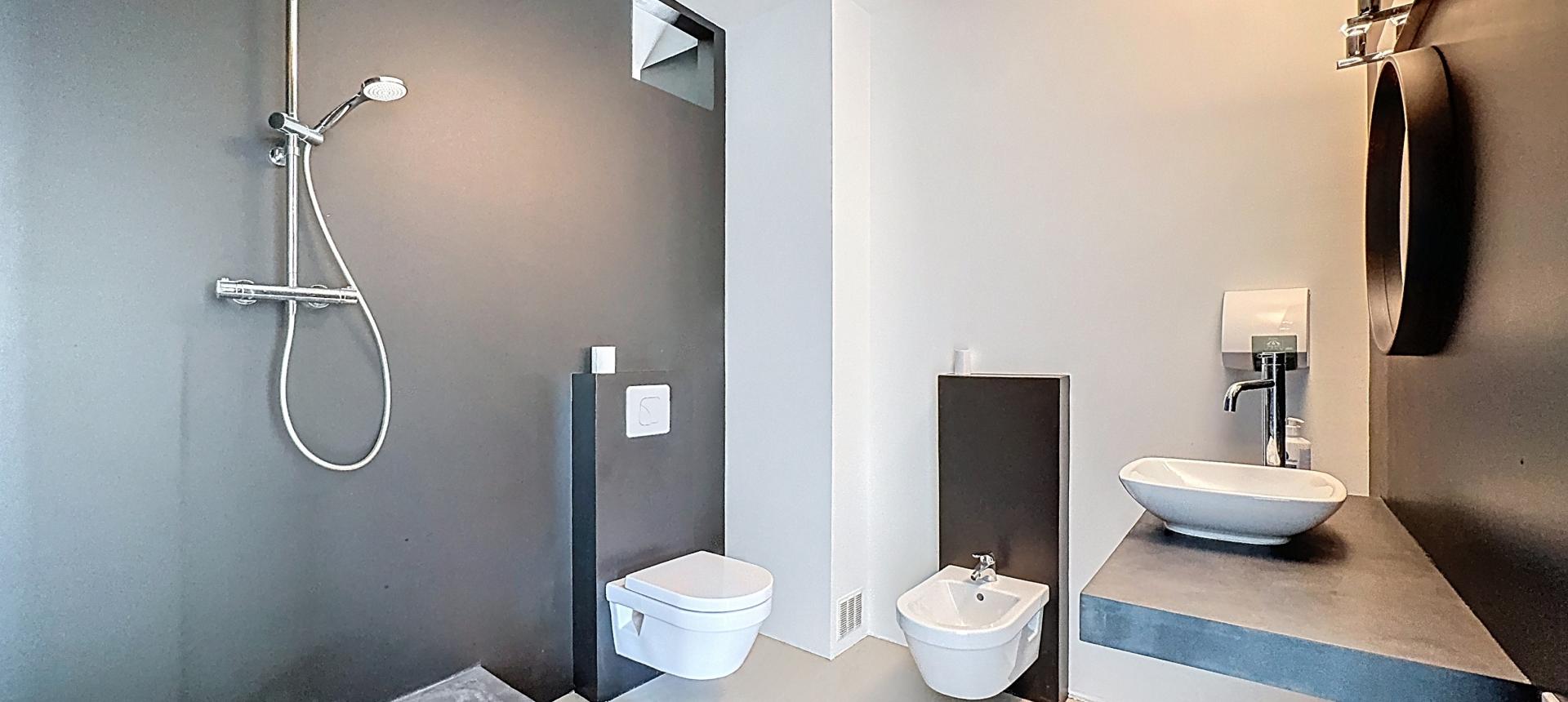 Local 86 m²  à usage de bureaux   ou professionnel à la location à Ajaccio