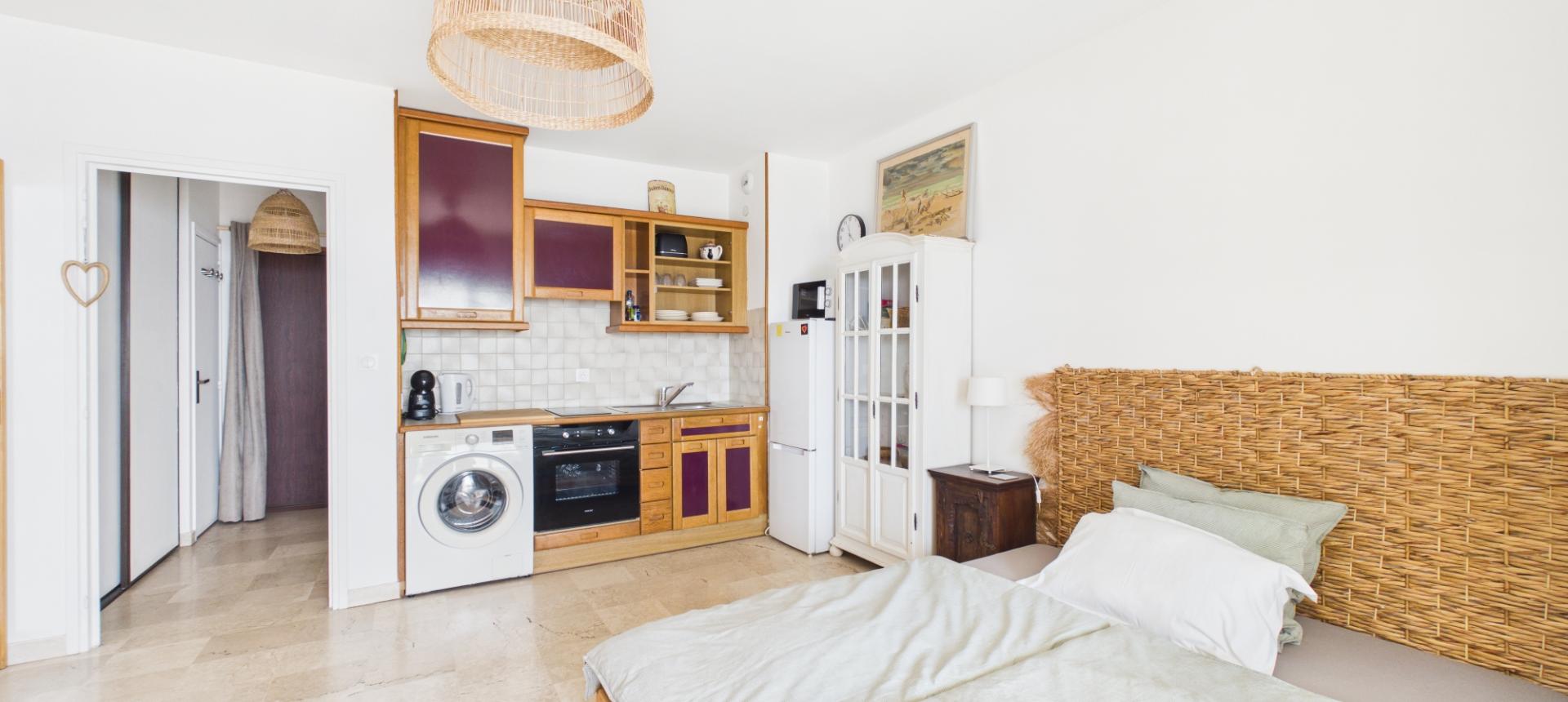 A vendre Studio avec terrasse et Vue Mer, Triangle d'Or