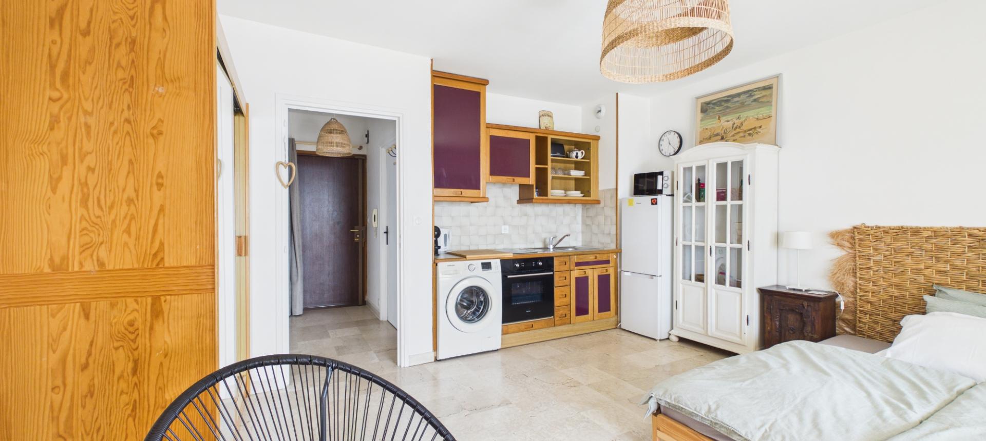 A vendre Studio avec terrasse et Vue Mer, Triangle d'Or