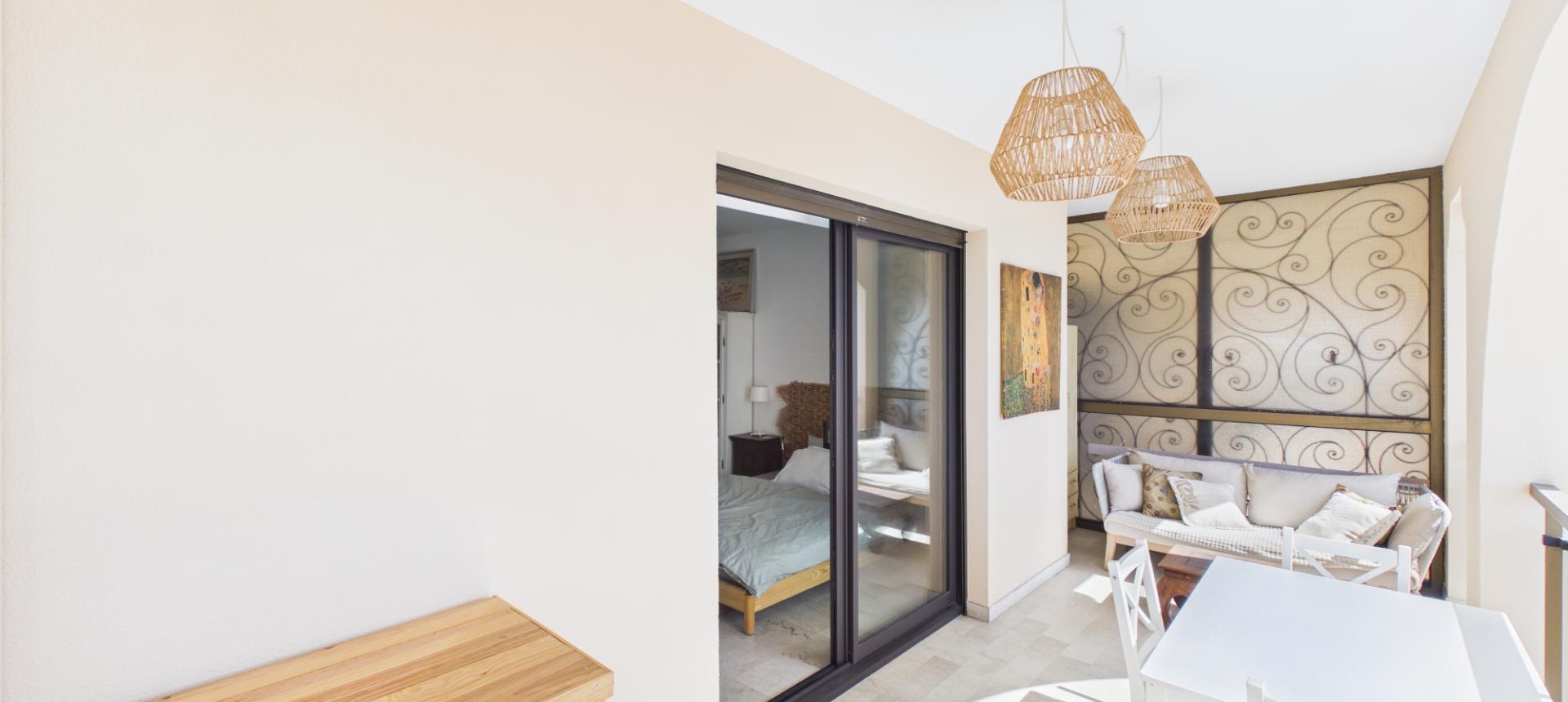 A vendre Studio avec terrasse et Vue Mer, Triangle d'Or