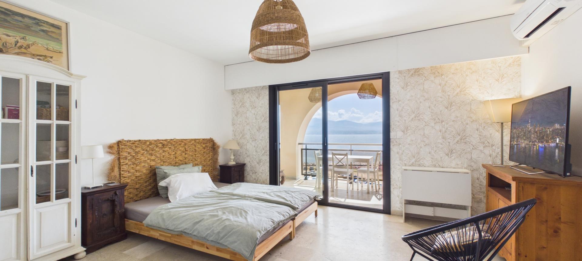 A vendre Studio avec terrasse et Vue Mer, Triangle d'Or