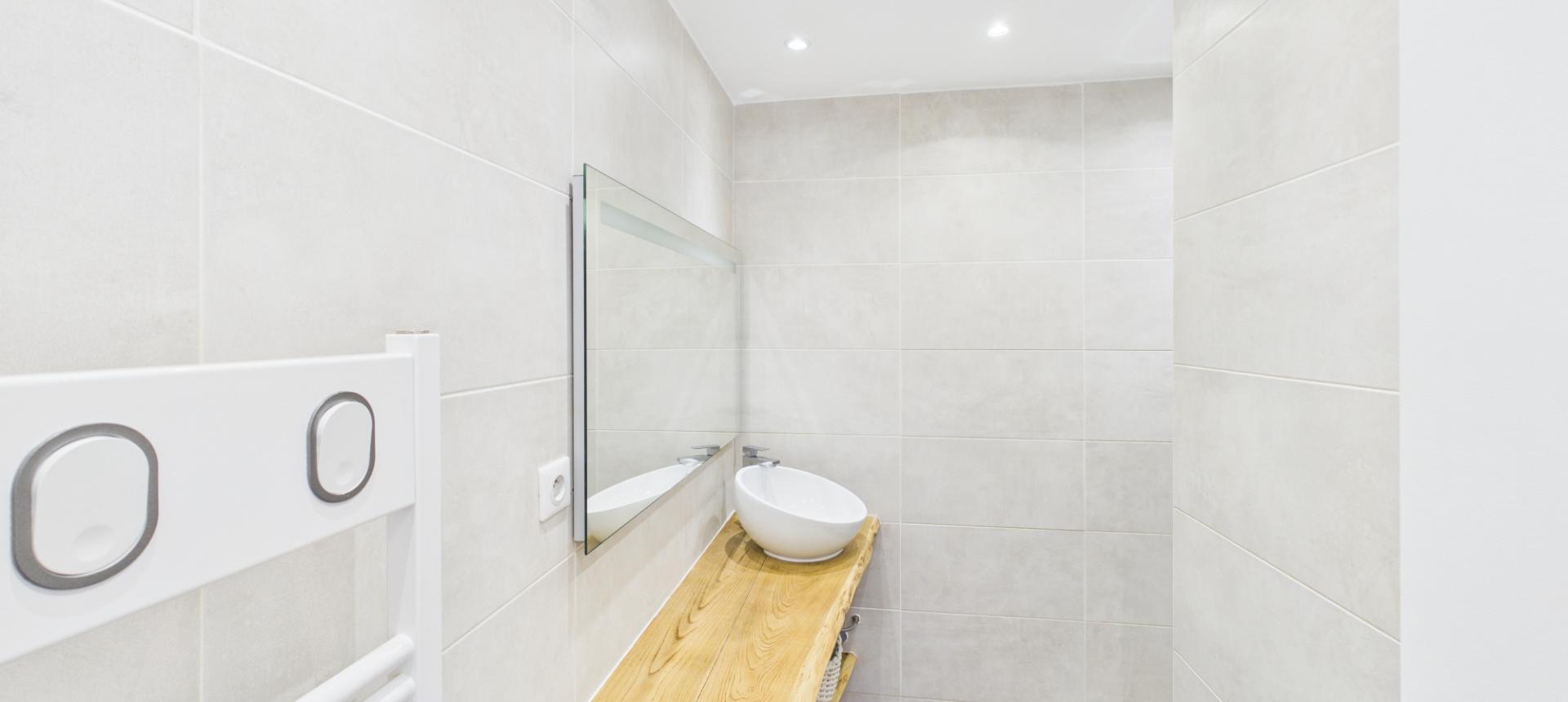 A vendre F3 rénové avec Terrasse au Finosello - AJACCIO