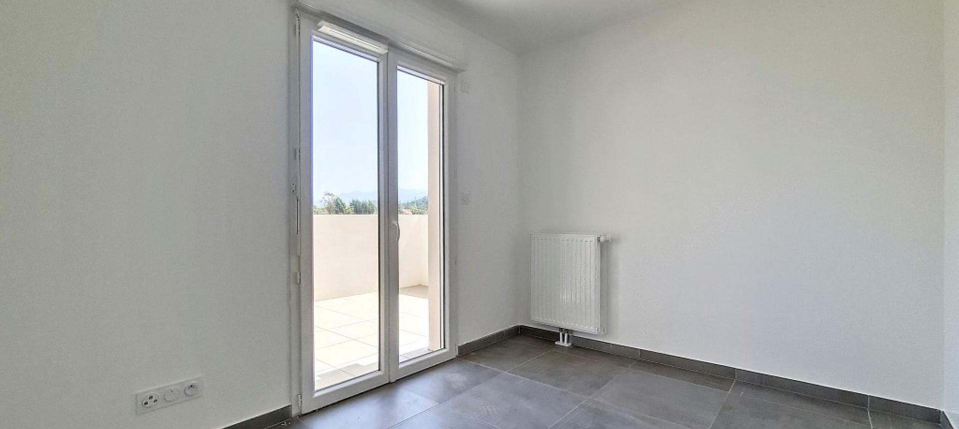 F4 à louer Terrasses de Bodiccione chambre