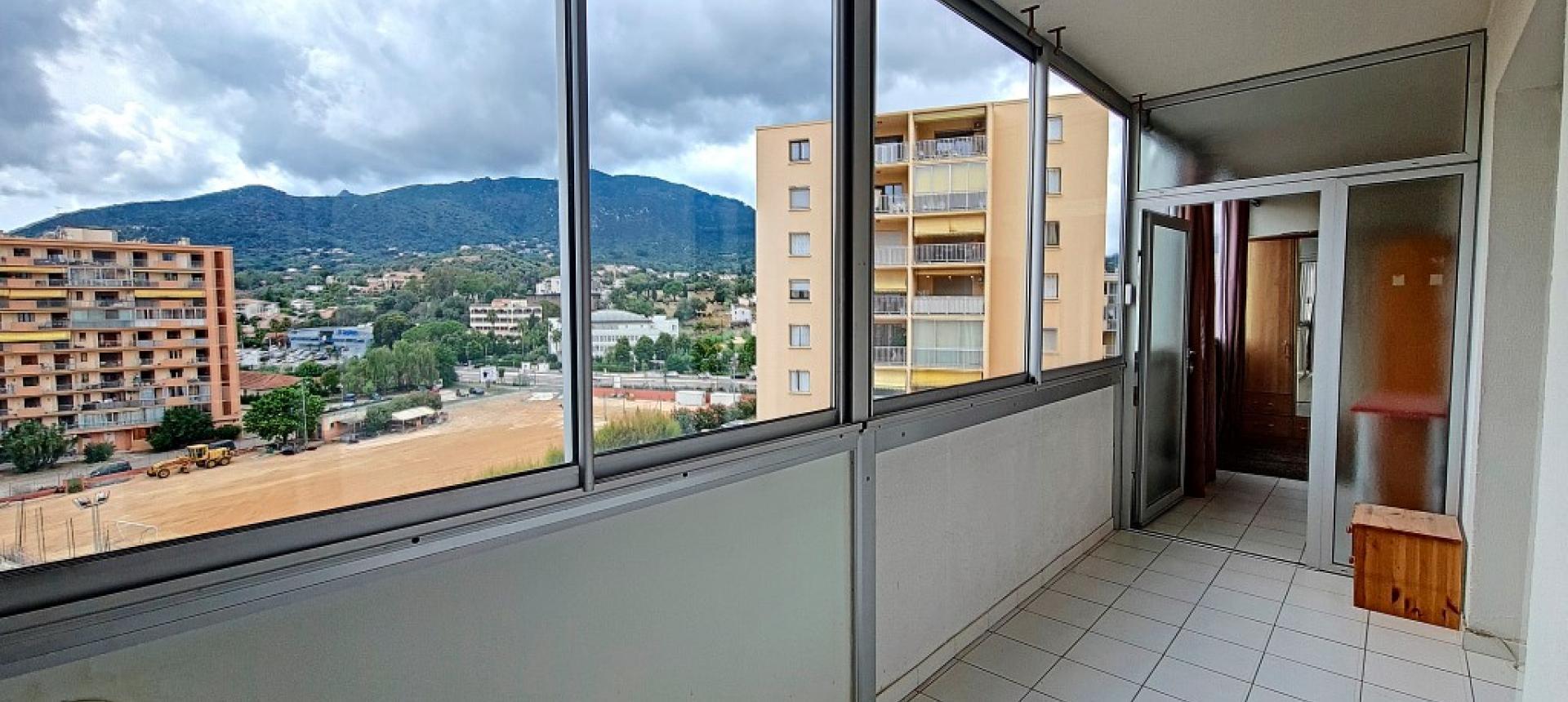 F2 à louer Résidence d'Ajaccio loggia