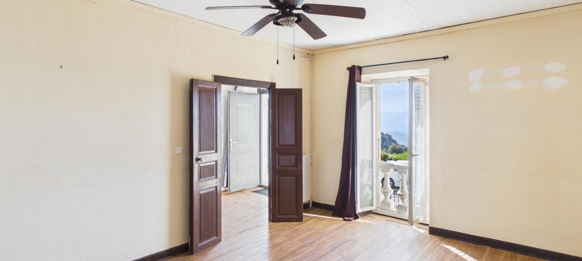 A vendre  Maison de village avec vue mer - Alata
