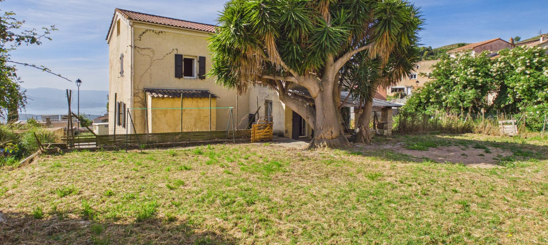 A vendre  Maison de village avec vue mer - Alata