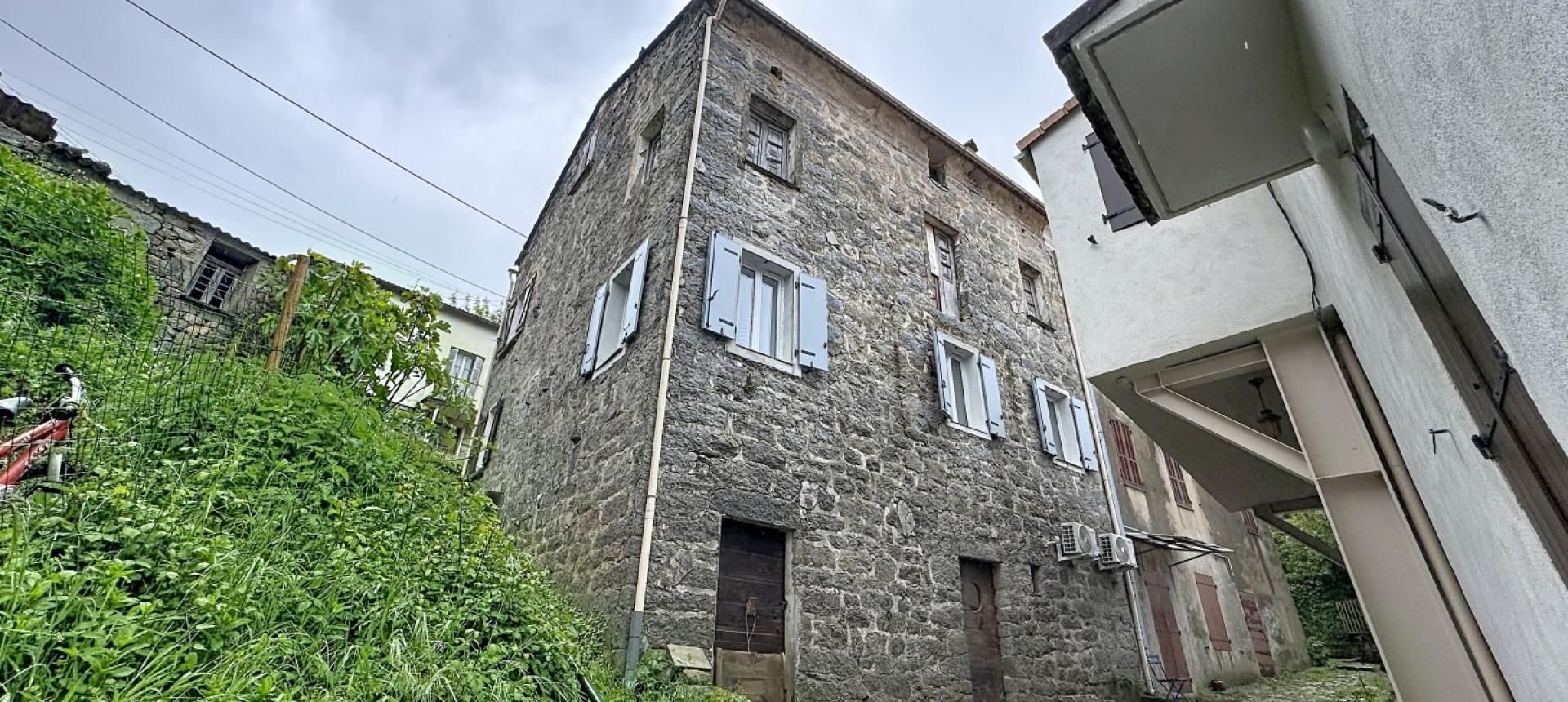 F2 meublé à louer à Bastélica 45 minutes d'Ajaccio
