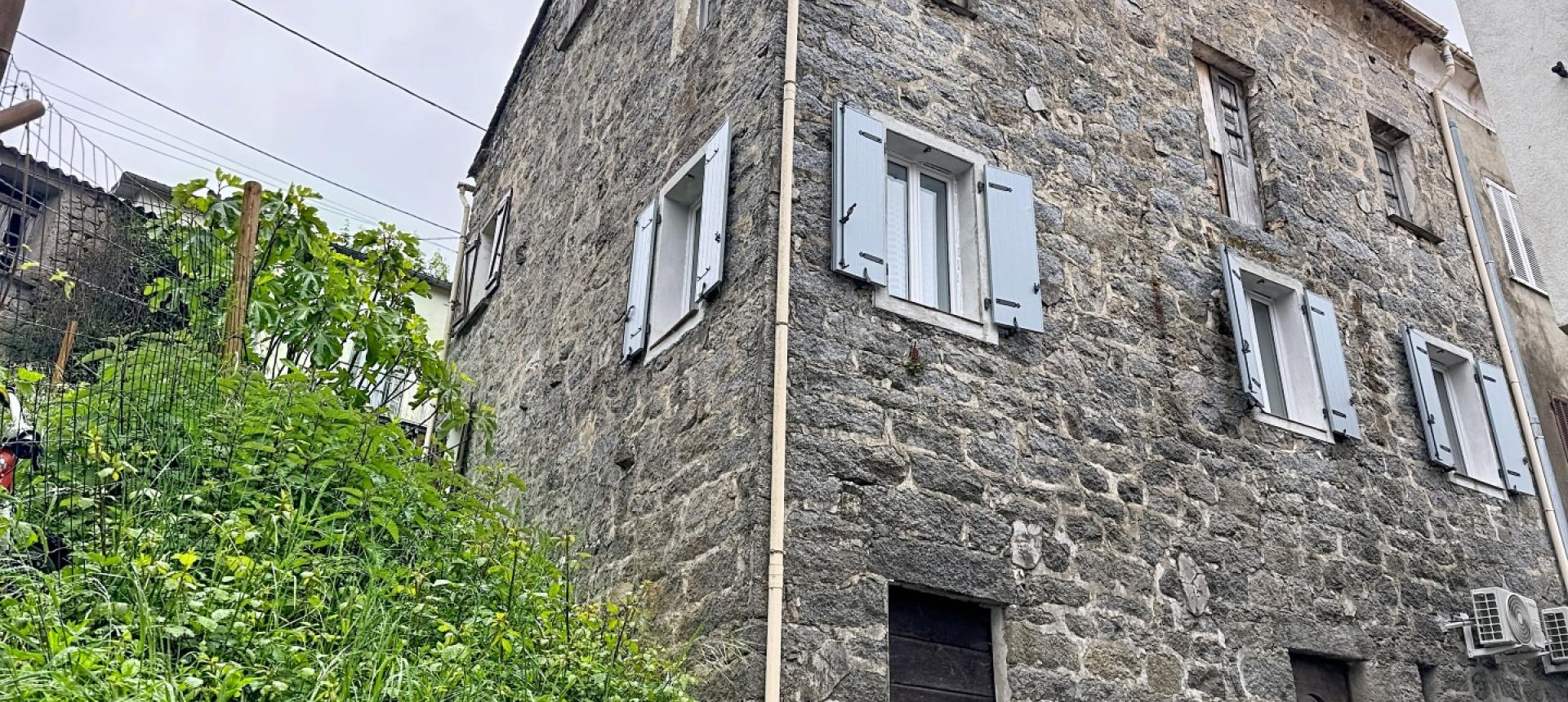 F2 meublé à louer à Bastélica 45 minutes d'Ajaccio