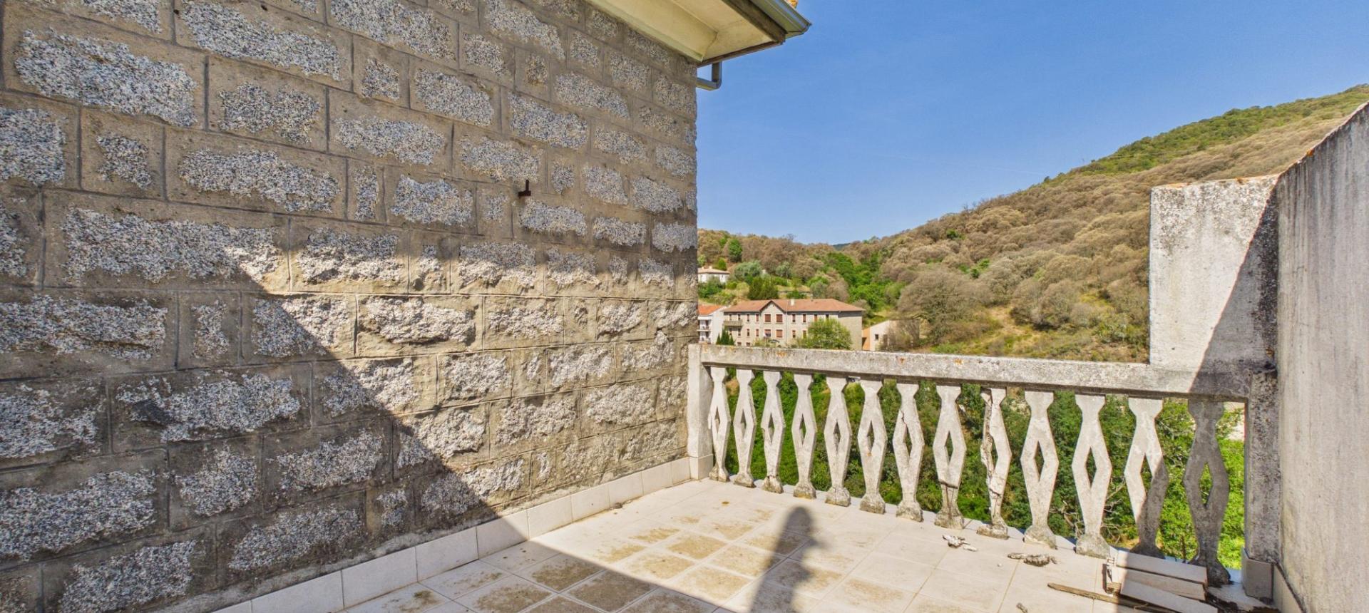 A VENDRE MAISON AUTHENTIQUE SAINTE MARIE SICHE