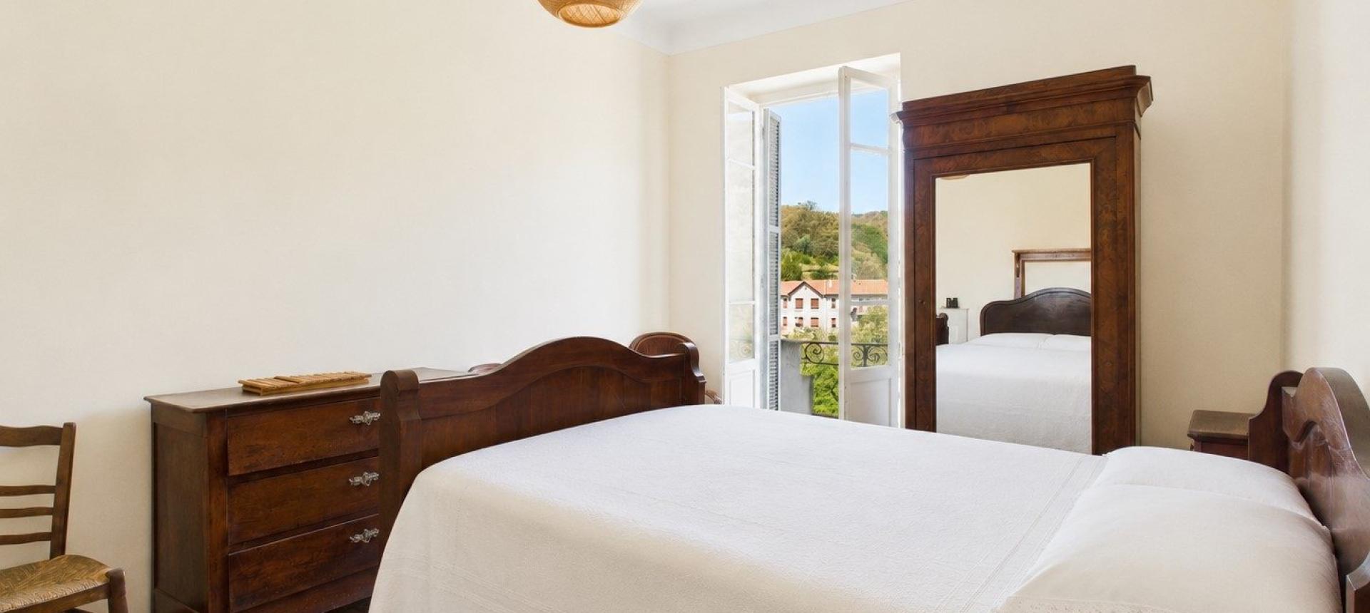 A VENDRE MAISON AUTHENTIQUE SAINTE MARIE SICHE