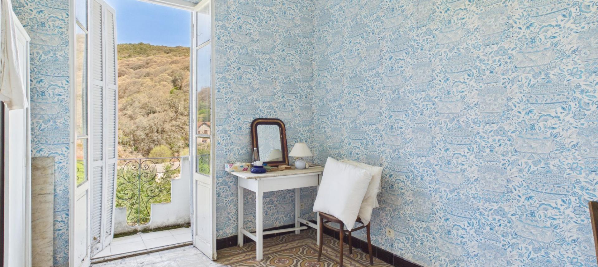 A VENDRE MAISON AUTHENTIQUE SAINTE MARIE SICHE