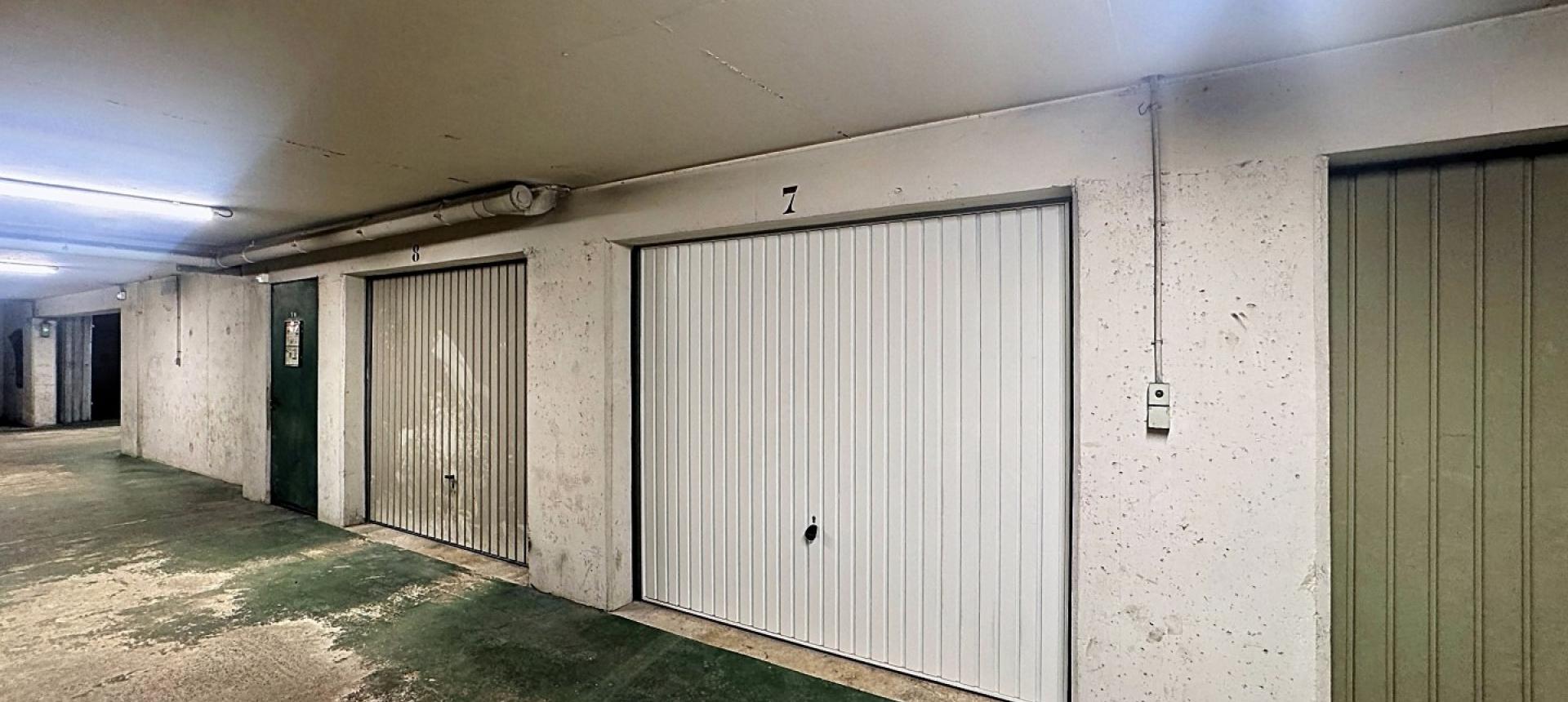 Rare Garage à louer secteur Fred Scamaroni Trottel Ajaccio