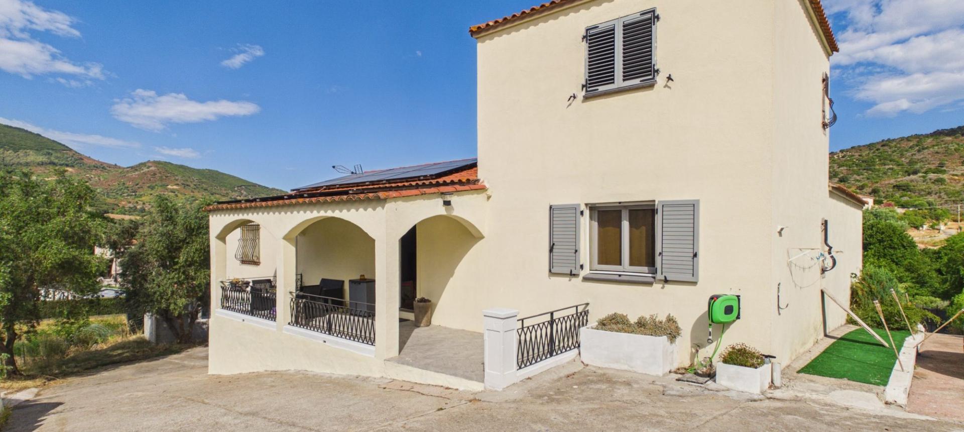A VENDRE VILLA F5 ET F3 AVEC PISCINE - CASTAGNOLA  - ALATA