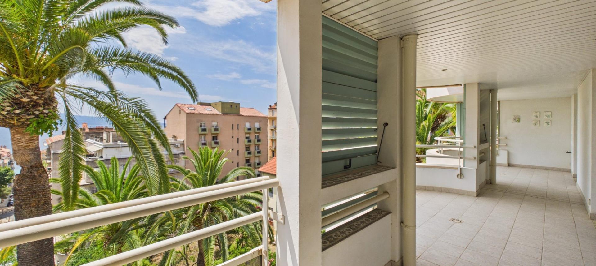 A VENDRE F4 DE STANDING- RES L'ARAUCARIA - AJACCIO