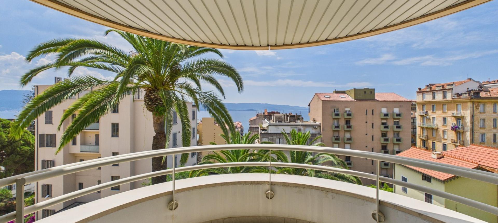 A VENDRE F4 DE STANDING- RES L'ARAUCARIA - AJACCIO