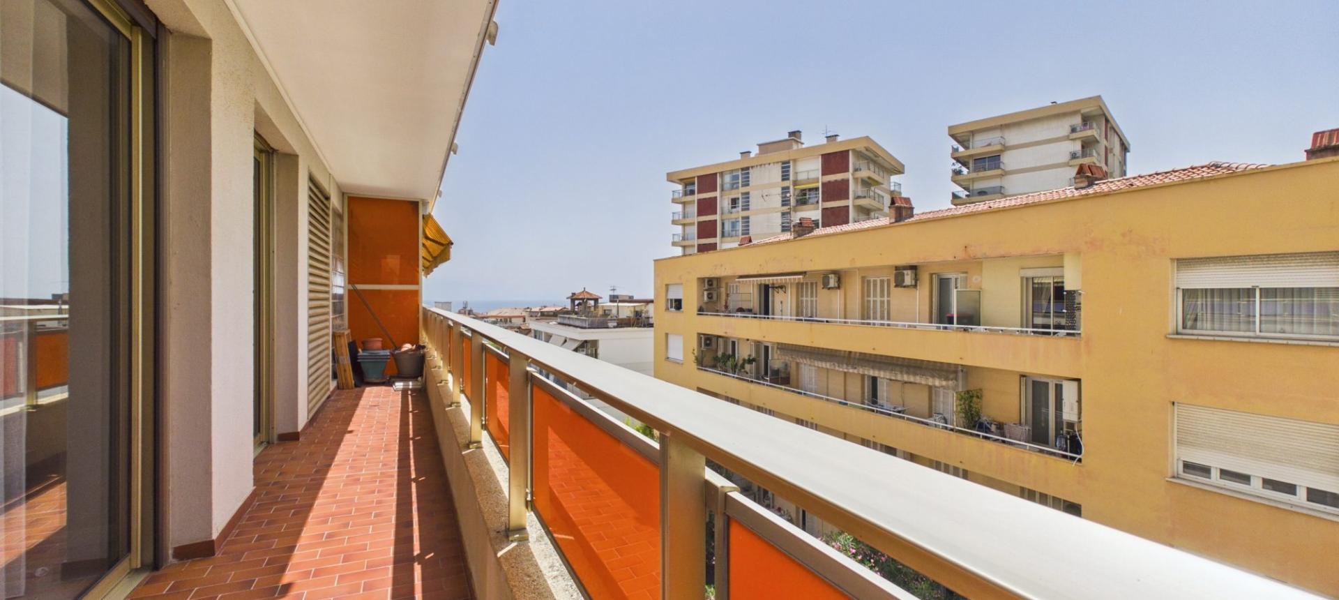 A VENDRE F3 LUMINEUX VUE MER PALAIS GRANDVAL