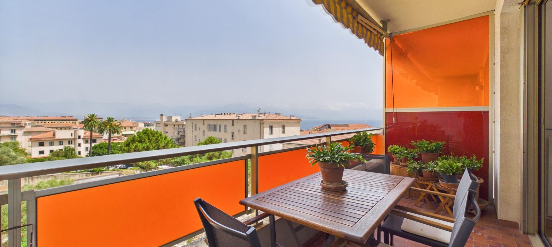 A VENDRE F3 LUMINEUX VUE MER PALAIS GRANDVAL