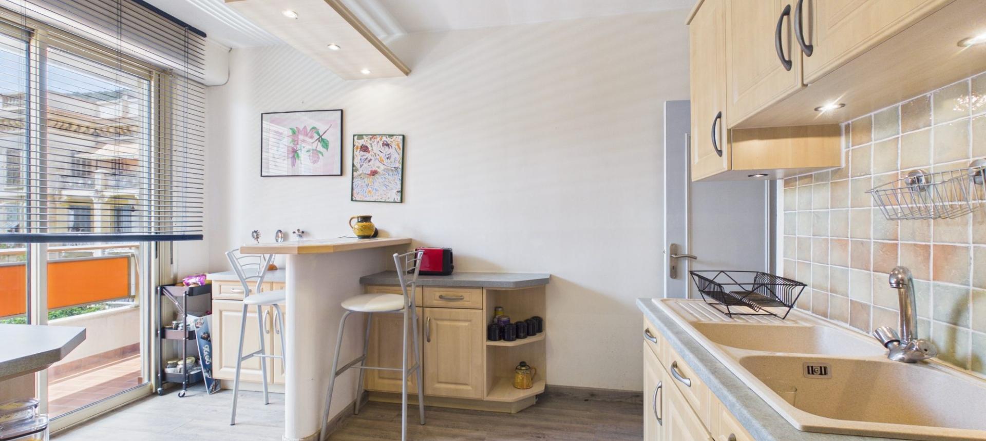 A VENDRE F3 LUMINEUX VUE MER PALAIS GRANDVAL