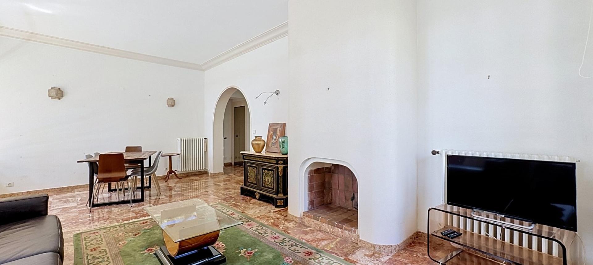 Rare F3 meublé à louer Cours Grandval à Ajaccio