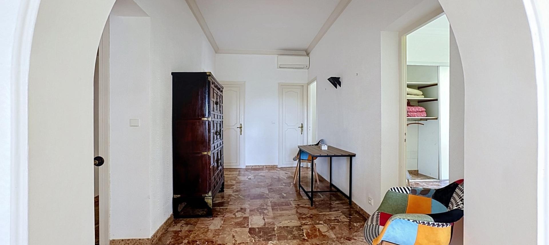 Rare F3 meublé à louer Cours Grandval à Ajaccio