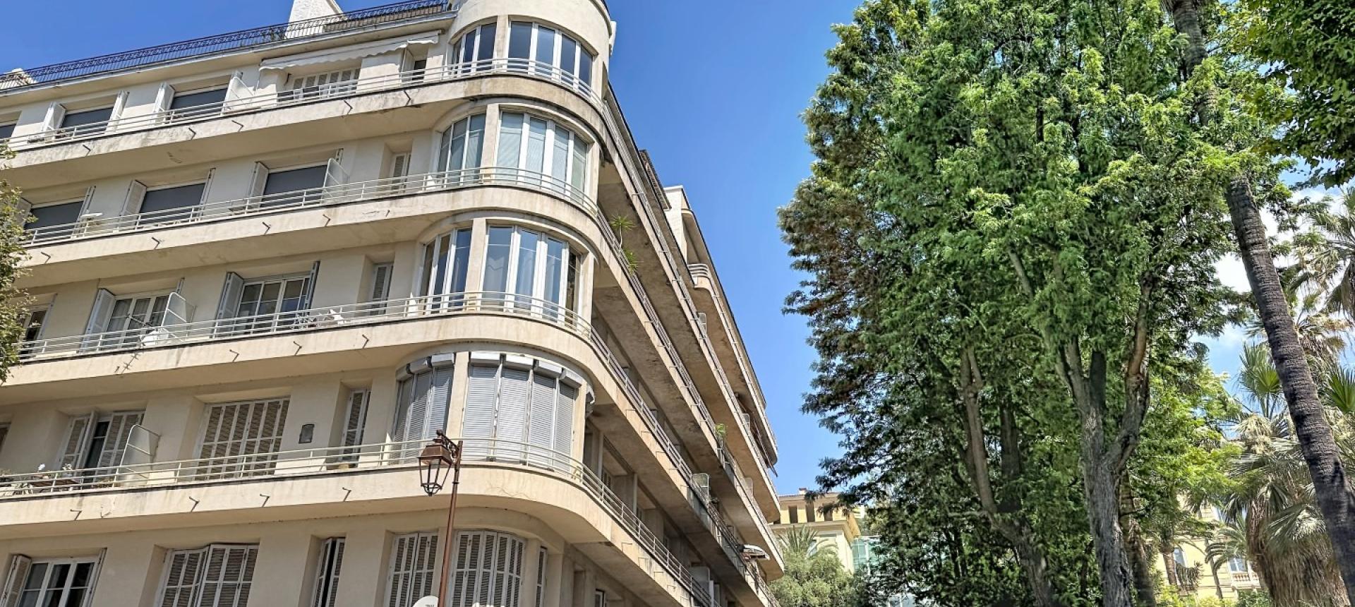 Rare F3 meublé à louer Cours Grandval à Ajaccio