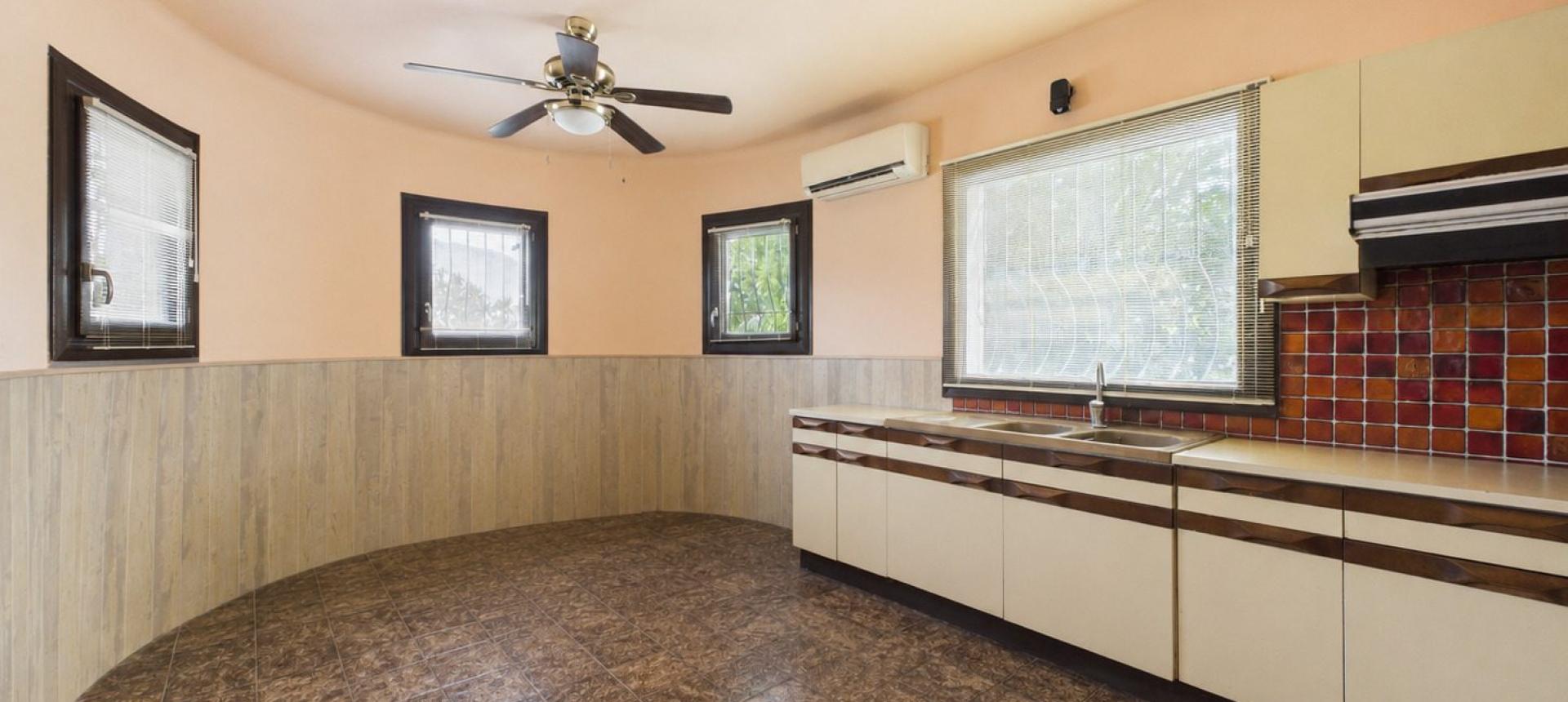 A VENDRE VILLA FAMILIALE DE 176 M² AVEC PISCINE PLAINE DE PERI