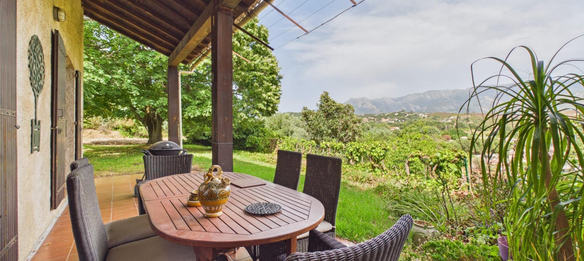 A VENDRE VILLA FAMILIALE DE 176 M² AVEC PISCINE PLAINE DE PERI