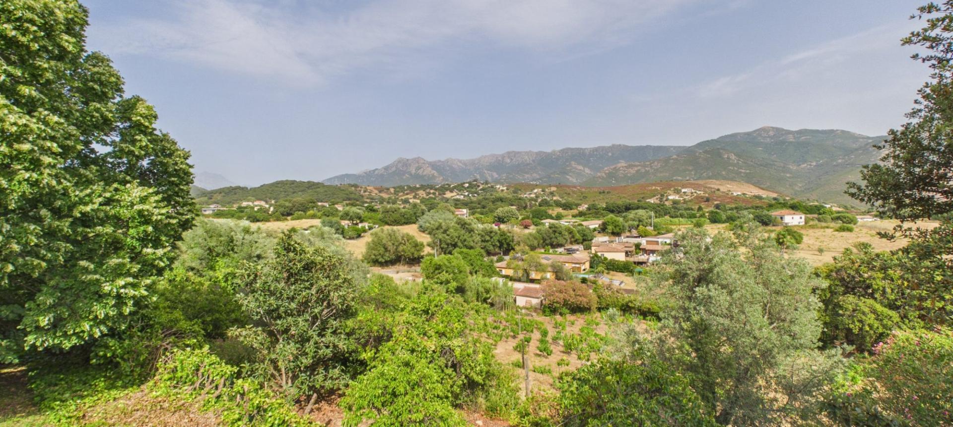 A VENDRE VILLA FAMILIALE DE 176 M² AVEC PISCINE PLAINE DE PERI