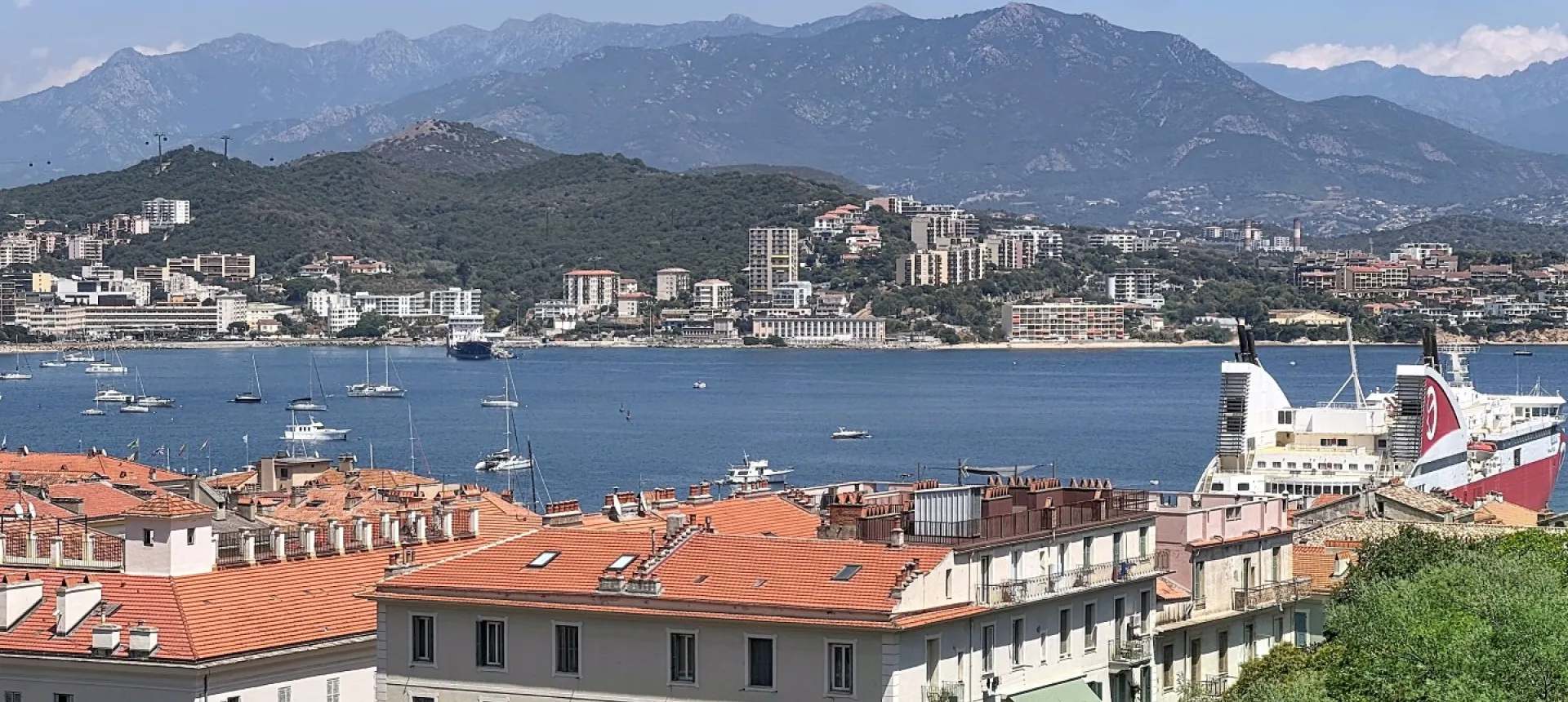 Beau F2 à louer secteur Lycée Laetitia à Ajaccio