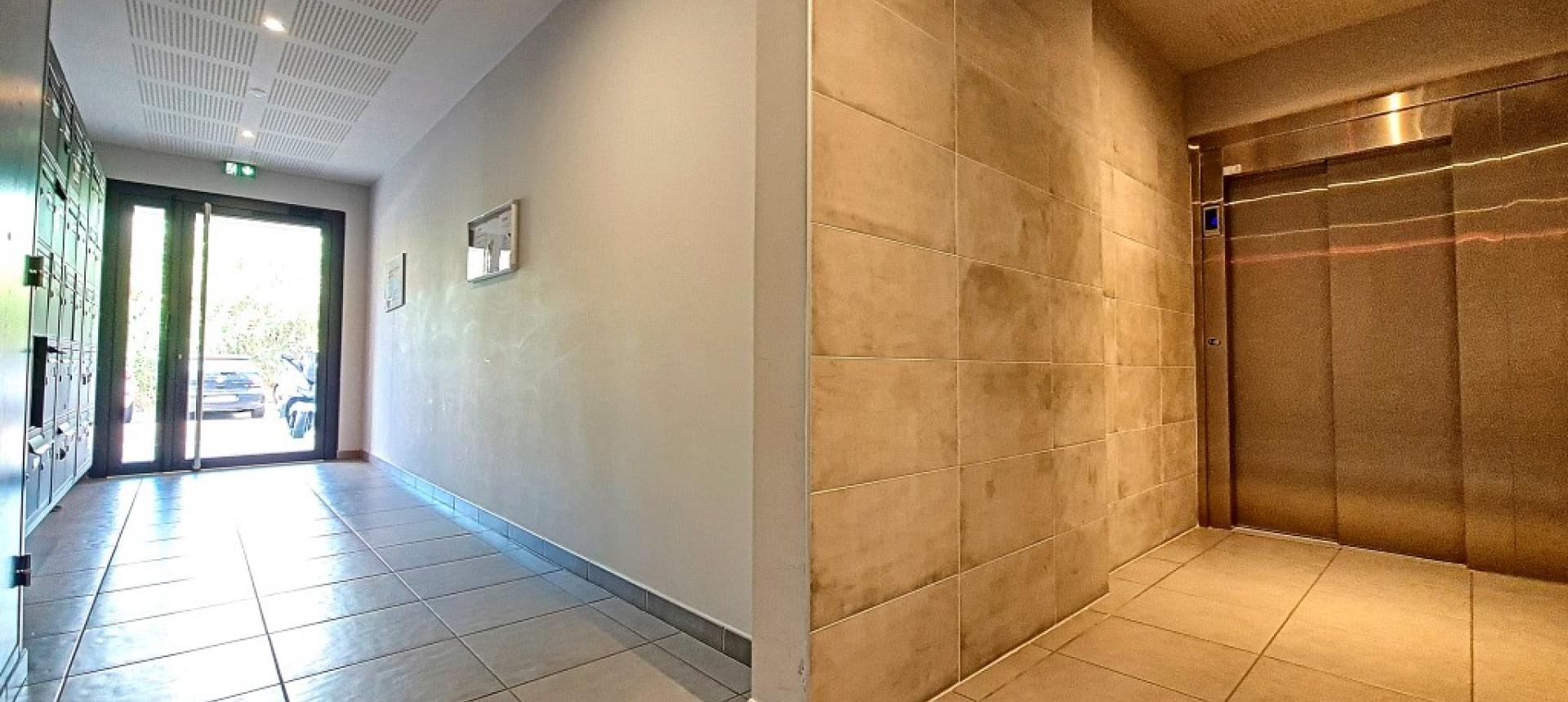 F1 meublé  à louer la Palmeraie hall immeuble  