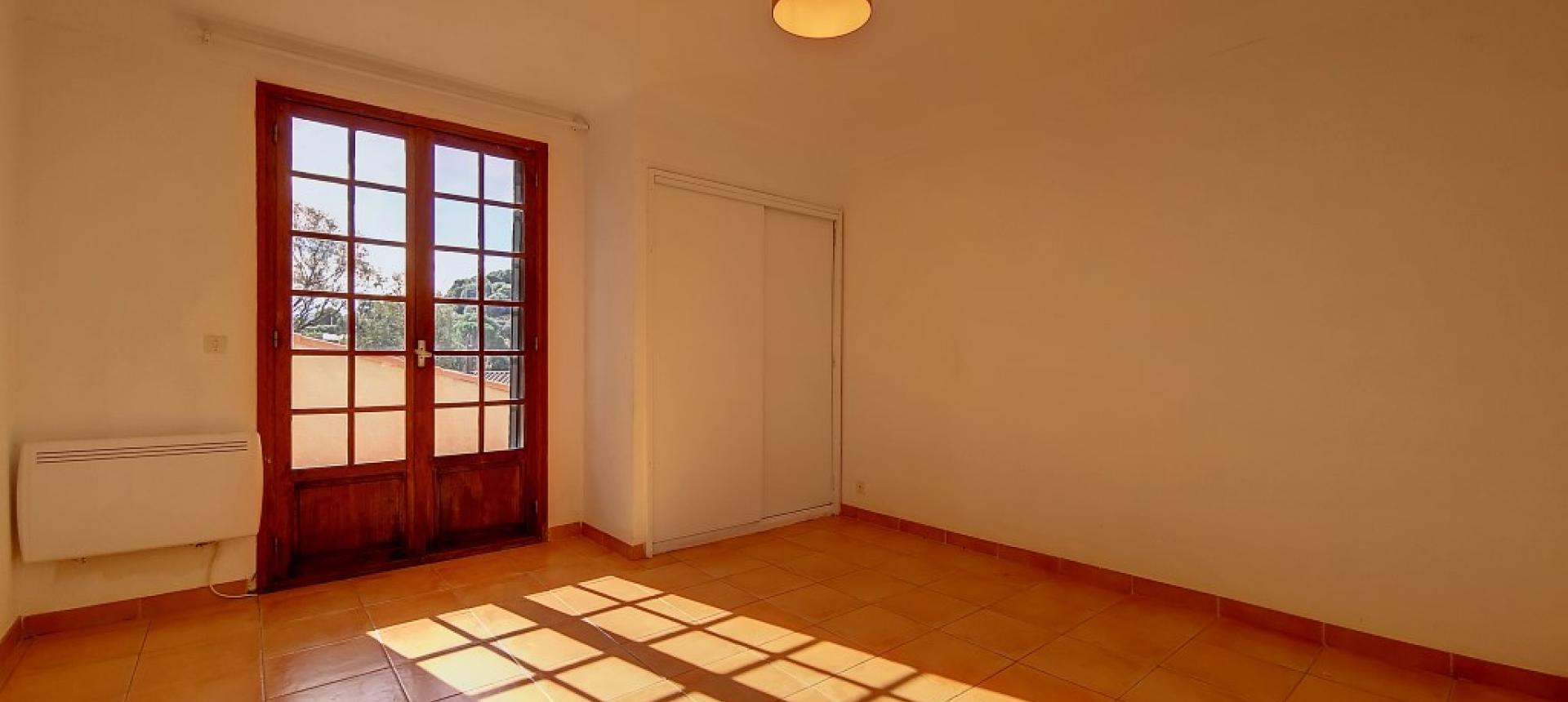 F3 à louer Bastelicaccia chambre 