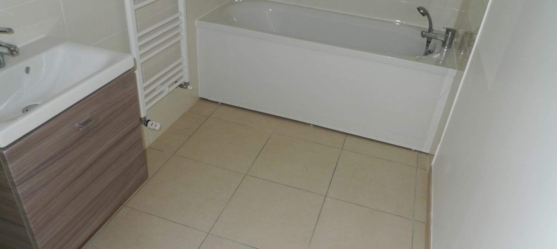F3 à louer ATRIUM J1 salle de bains