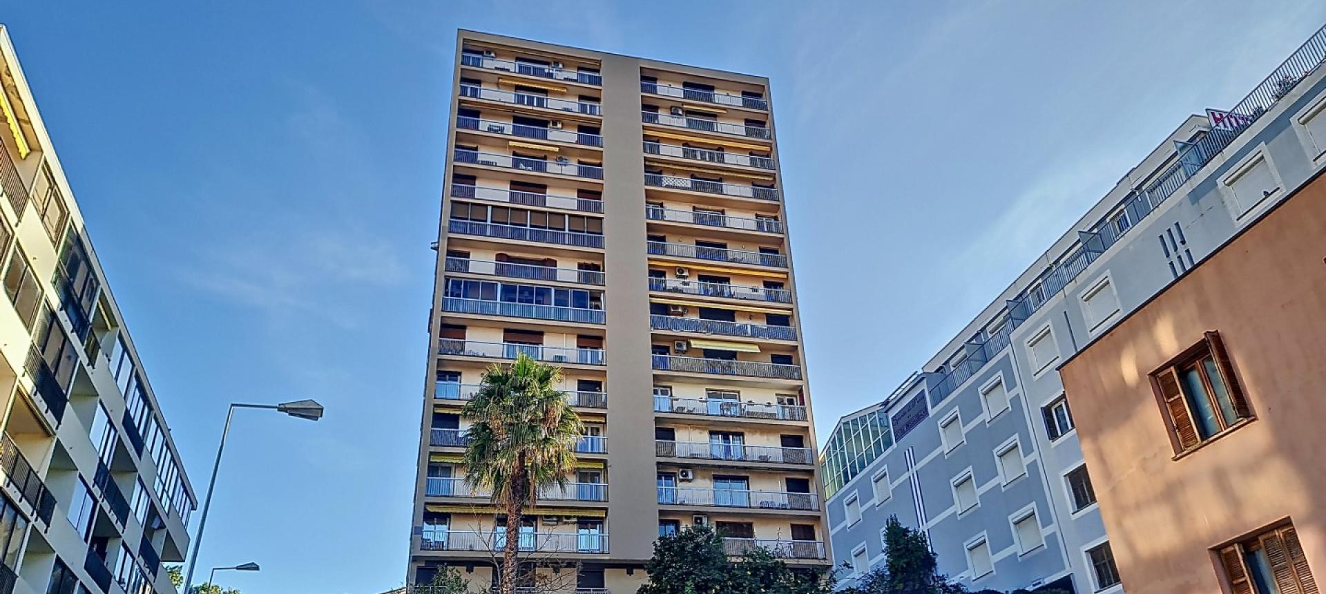 F4 meublé à louer standing secteur Saint Joseph