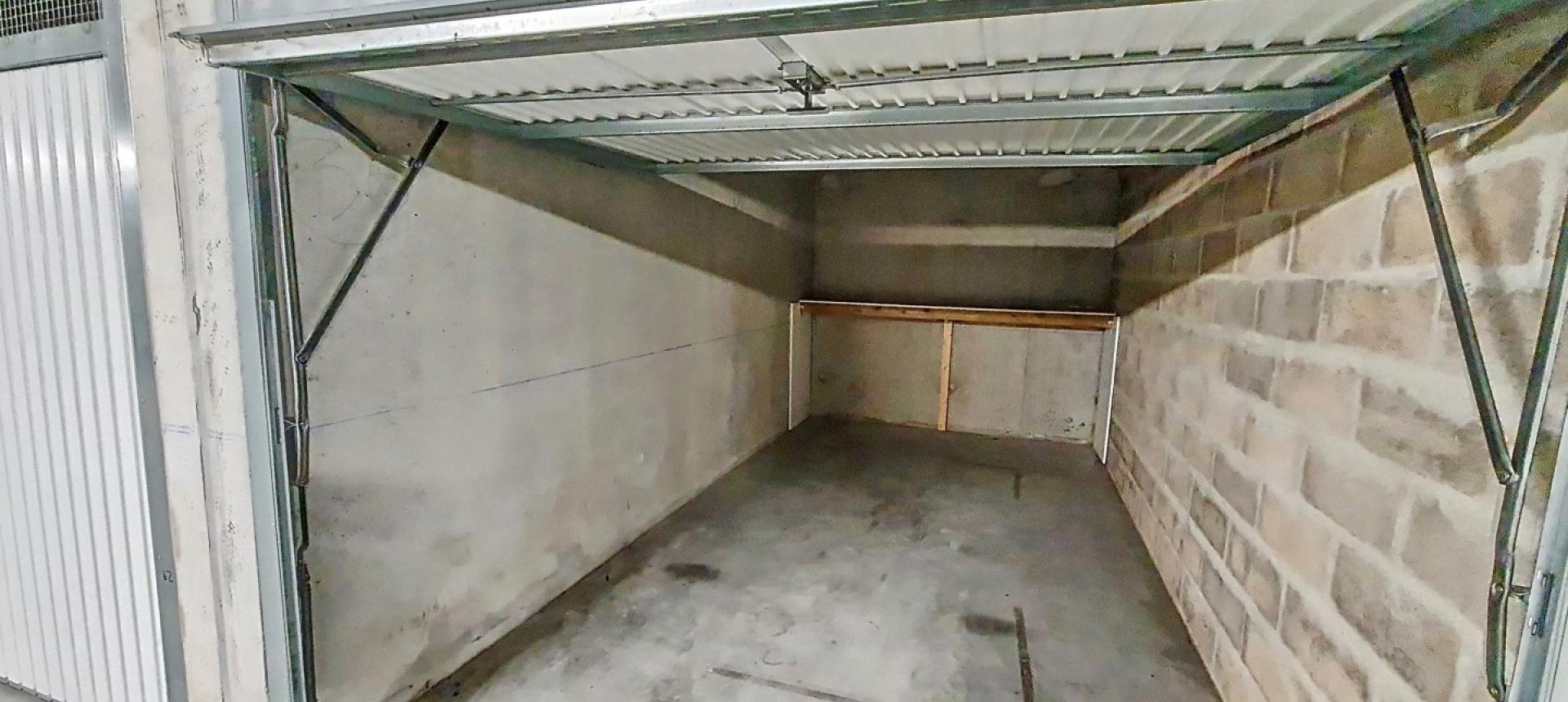 Box fermé en sous sol à la location secteur Trottel Ajaccio