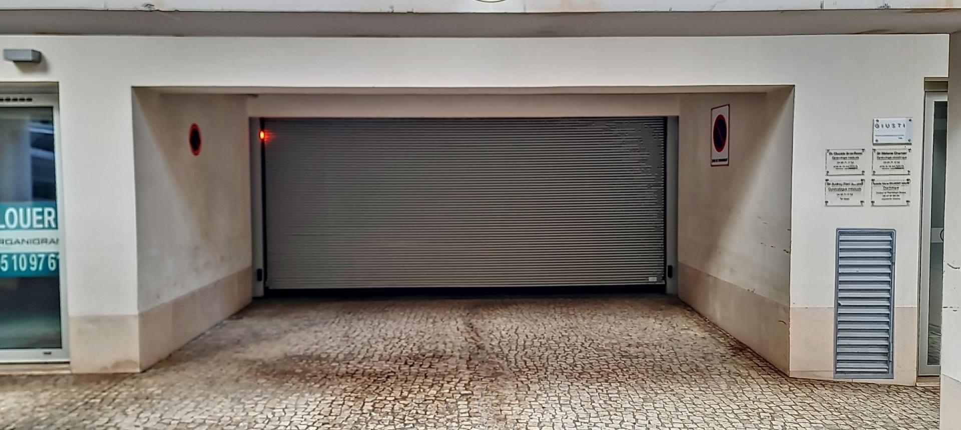 Box fermé en sous sol à la location secteur Trottel Ajaccio