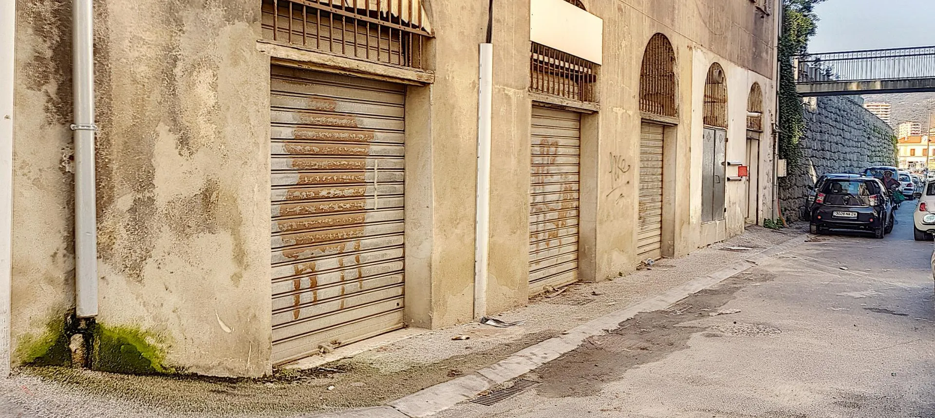 A louer local rue Frediani
