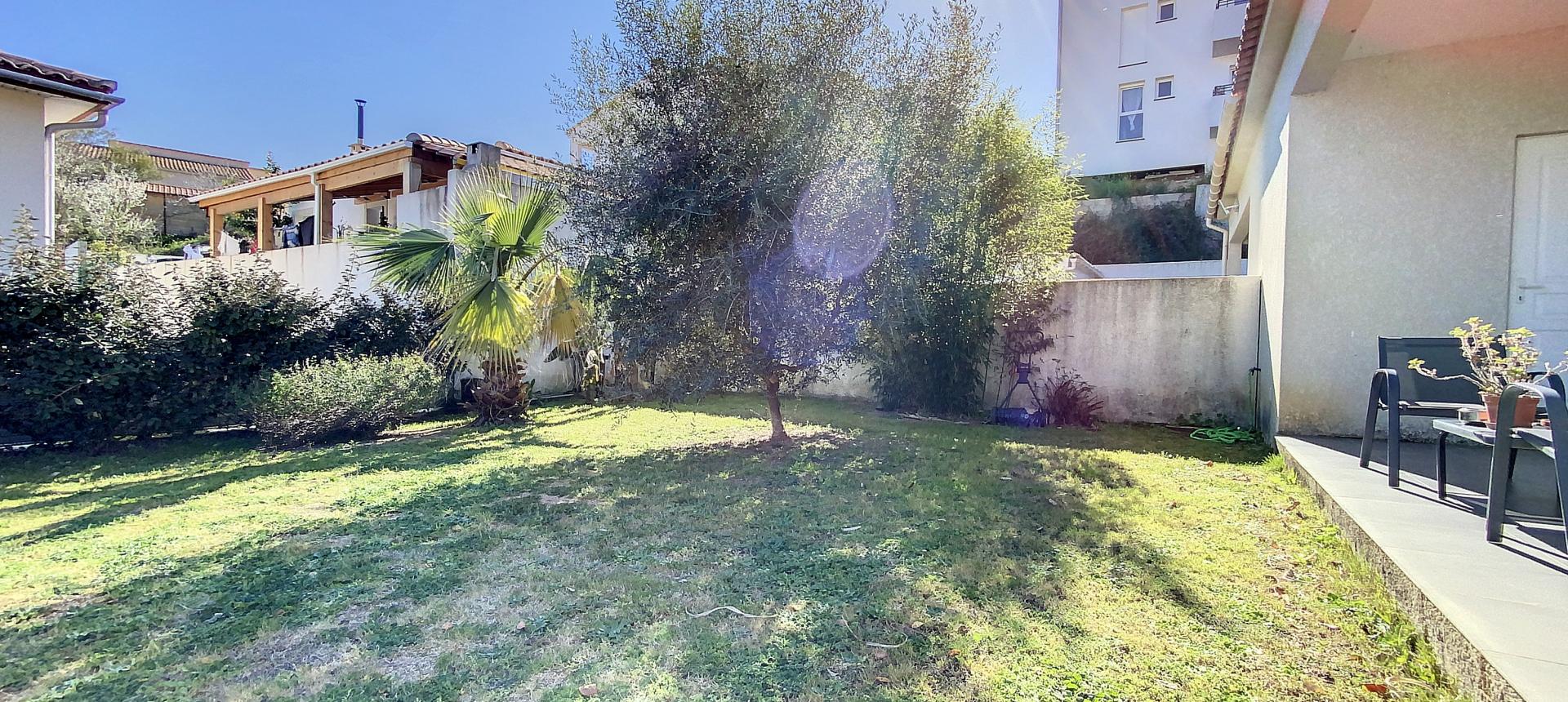 Maison mitoyenne F3 à vendre avec jardin - Ajaccio Finosello