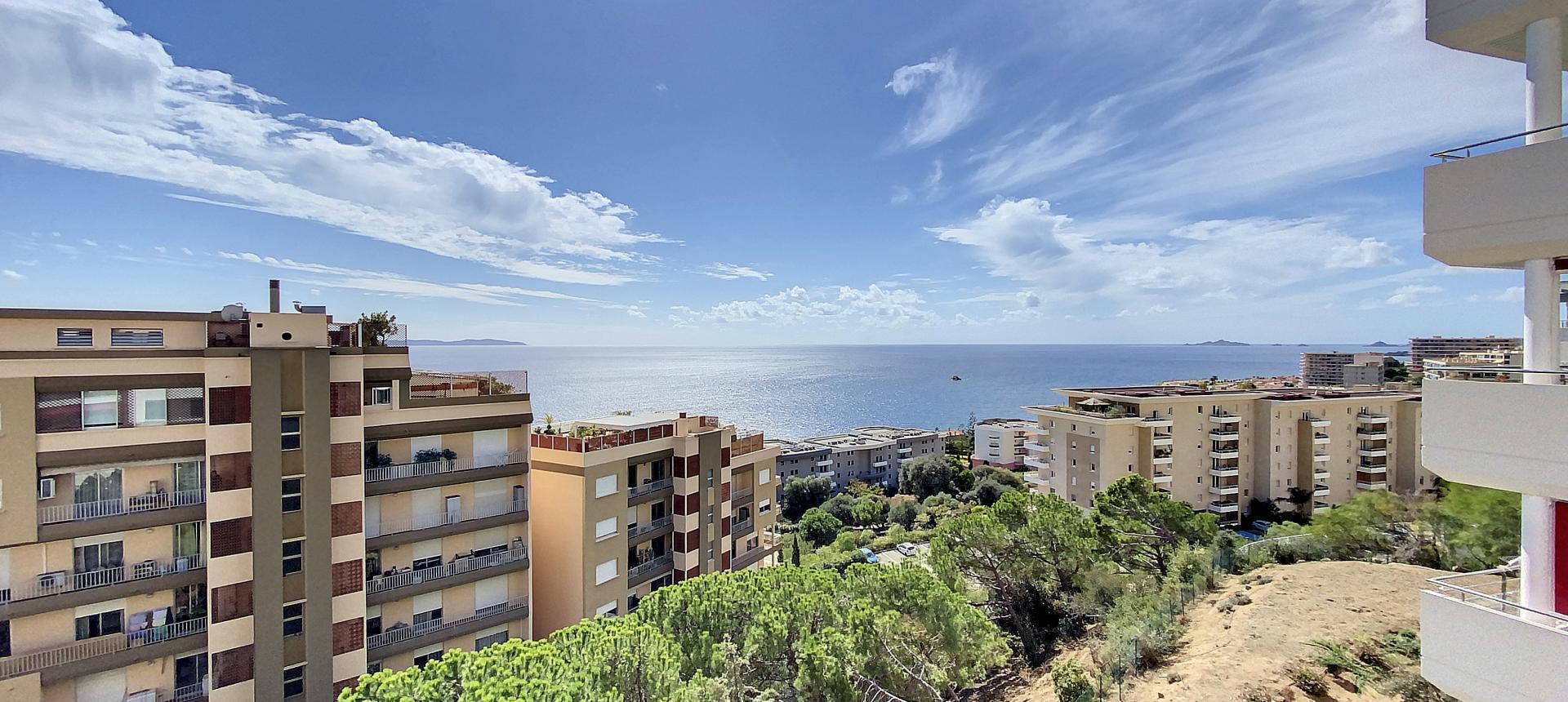 F2 à vendre vue mer Parc Imperial - Ajaccio