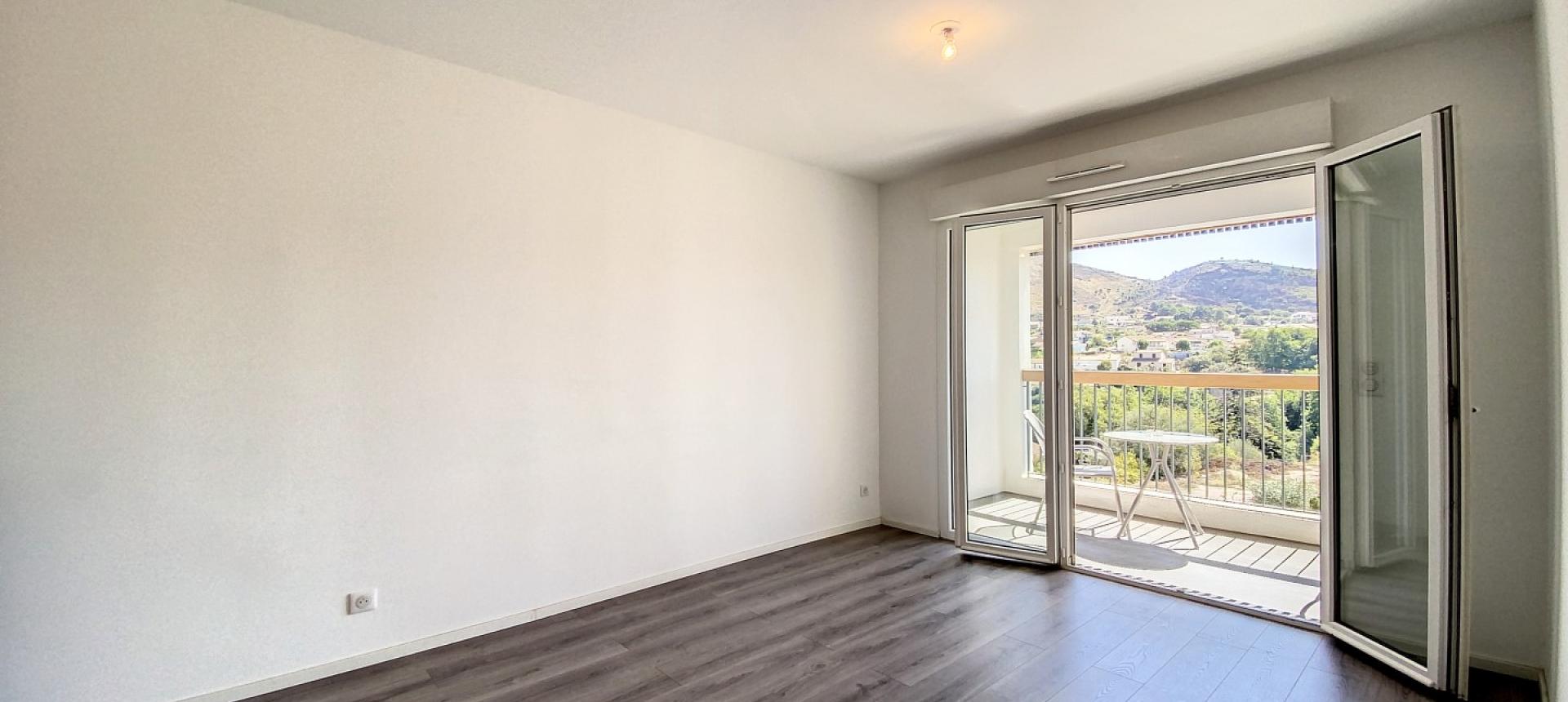 Séjour - Vente appartement T2 à Ajaccio secteur Mezzavia