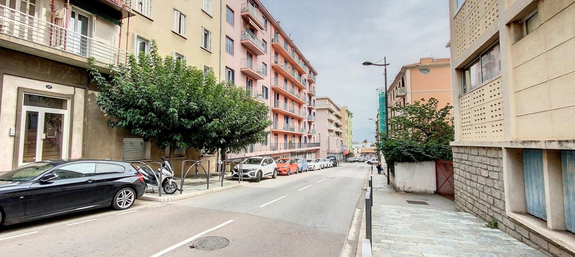 F3 A VENDRE SECTEUR KALLISTÉ - AJACCIO CENTRE