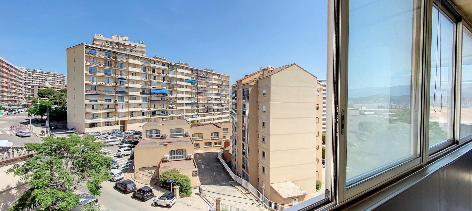 F3 À VENDRE SECTEUR LORETTO - AJACCIO