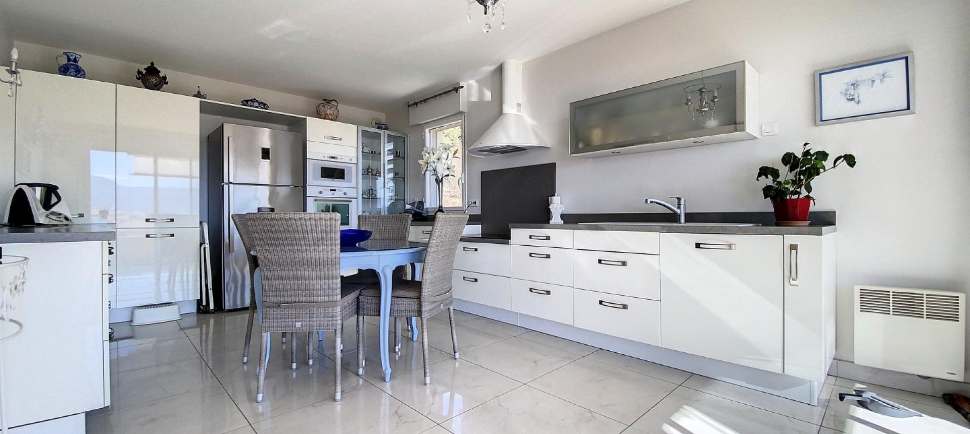 F4 à vendre Parc Berthault avec vue mer - Ajaccio