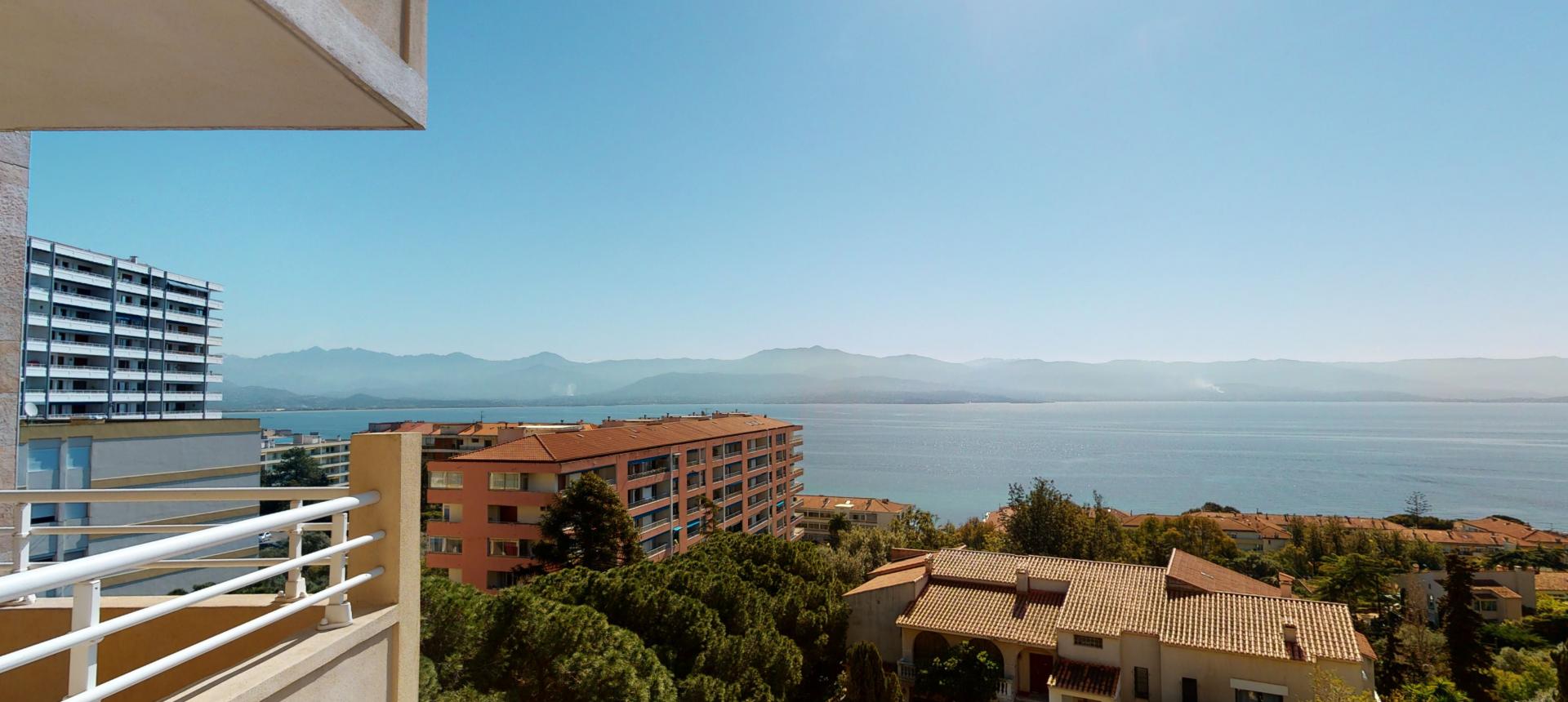 F5 à vendre vue mer Ajaccio vue2