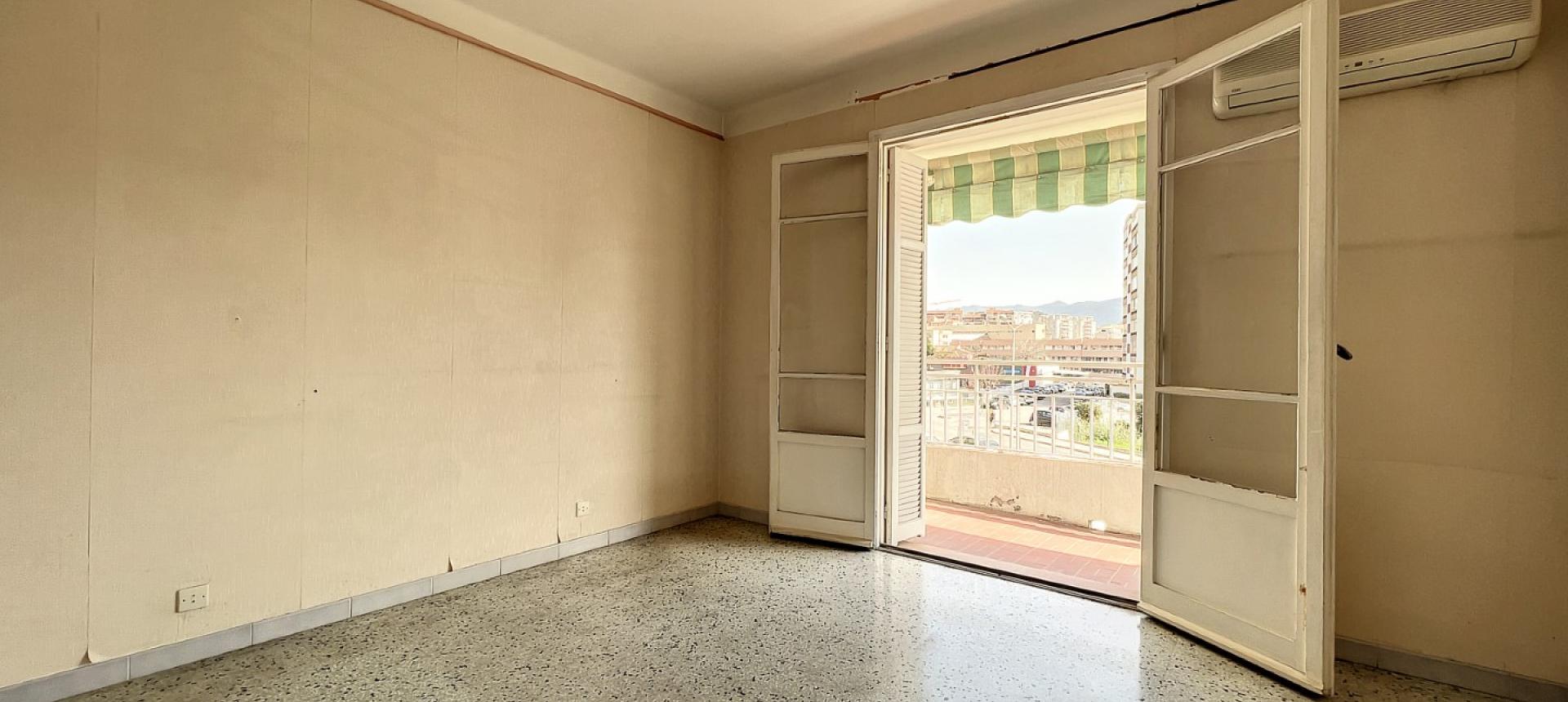 Achat F3 à Ajaccio : Appartement traversant au Finosello